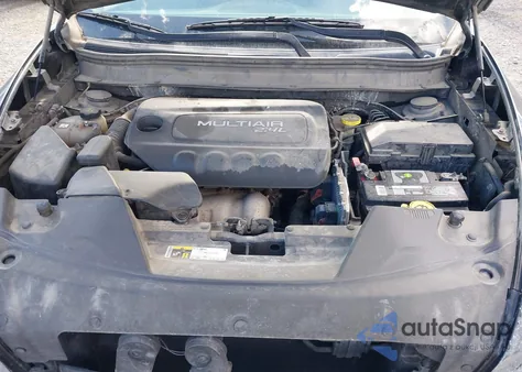 2015 Jeep Cherokee Latitude z USA, uszkodzony, nr VIN 1C4PJMCB5FW744327